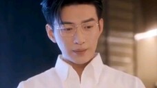 32.The 18-year-old girl married the 40-year-old man—he's her ex's father spoiled like a princess!