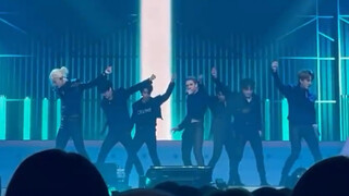 Stray Kids粉丝见面会翻跳EXO《call me baby》