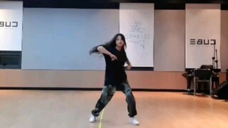 ซูซู รู้ไหมว่าเต้นได้สวยขนาดไหน น่าเบื่อจะตาย — เวอร์ชั่นห้องซ้อม Uh-Oh