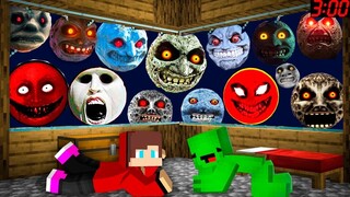 JJ and Mikey HIDE From ALL Scary LUNAR MOONS in Minecraft Challenge Maizen