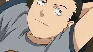 Shikamaru cerdas dan berfikiran dewasa sejak kecil.