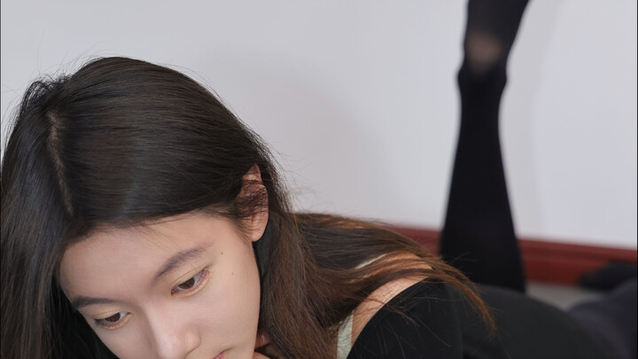 ชุดถุงน่องสุดแซ่บสไตล์หนาดำของคุณหญิงฉีฉี ผลงานถ่ายแบบตามนัดชั่วโมงละ 1,000 หยวน