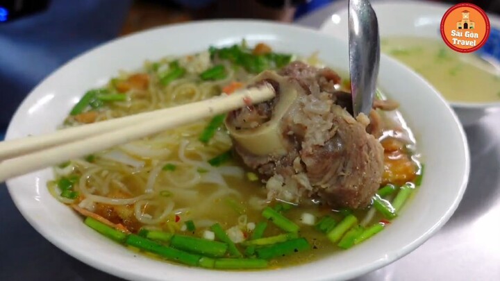 Kì lạ Quán Mì Hoành Thánh Gốc Hoa 63 năm _không ngủ_ phục vụ thực khách 24_24