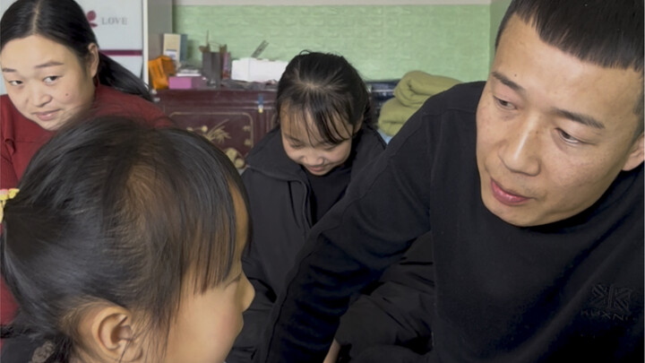 นี่มันใช้ความสามารถจริงๆ ในการหลอกพ่อเลยนะ แต่ละก้าวคือหลุมทั้งนั้นเลย