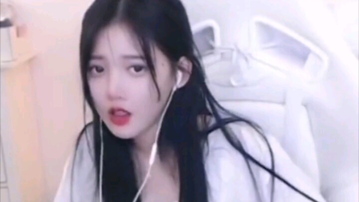 Gadis ini benar-benar hebat, aku sungguh menyukainya!