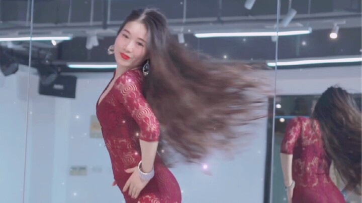 ✨Benamkan diri Anda dalam dunia tari, gunakan jari-jari kaki Anda sebagai pena untuk menulis surat c