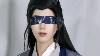 I suggest that the plots where the male protagonist is blind should be shot like this in the future.