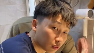 室友的操作属实厉害，我真是一点也看不懂，太高能了
