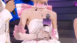 天哪太适配了，这姐美得像动画里走出的千金猫咪！！