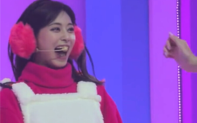 Chou Tzu-yu is totally a big sister fan—so cute it’s overwhelming!