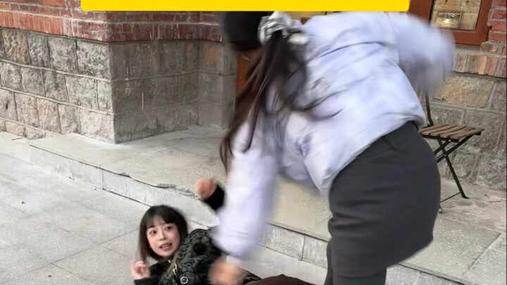 Bắt chước bà cụ Sơn Đông hay tranh thủ lợi ích 2