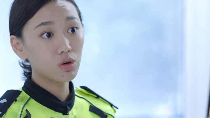 卧底执行任务，不料竟被女交警搅乱全局 #卧底警花 #邹元清 #鲁诺