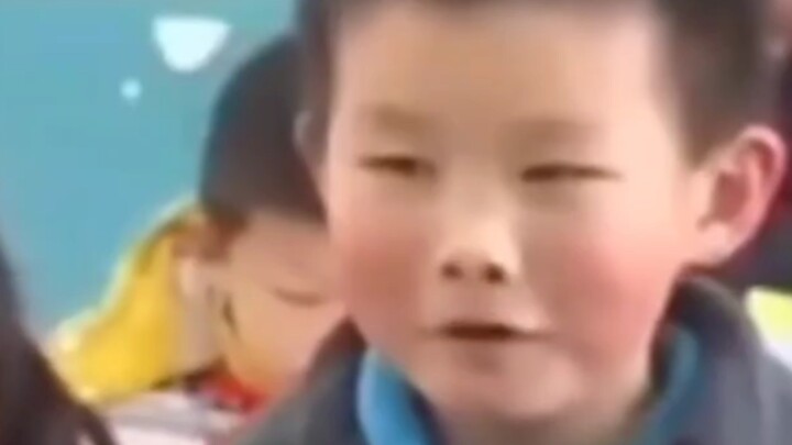 เด็กน้อย: แค่คิดว่าสักครู่ฉันจะพูดอะไรก็แอบขำแล้ว