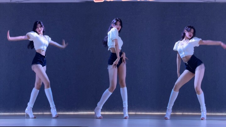 รองเท้าส้นสูงของสาวฮอต ～～การเต้นของ IU ในวันศุกร์