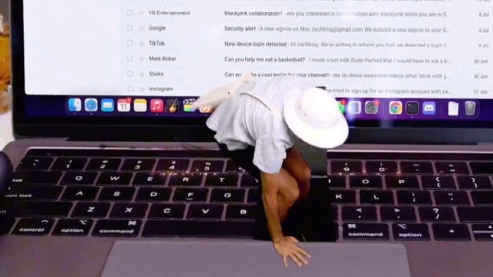 الساحر زاكينغ يُظهر "سحره"