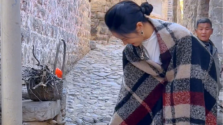 : Cuộc sống đẹp nhất không phải là được người khác công nhận hay yêu thích, mà là biết tự trân trọng