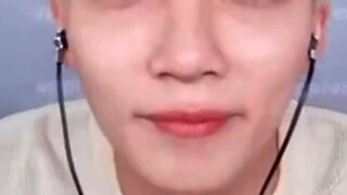 عندما جلس تشي هان معًا في حفل التوقيع...