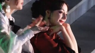 Vẻ đẹp ban đêm độ nét cao từ trạm mẹ, ai mà biết được lớp trang điểm của Dilraba quyến rũ và hấp dẫn
