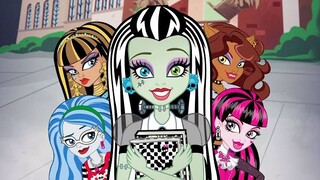 Monster High: New Ghoul at School (2010)