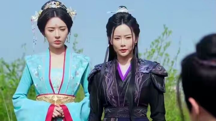 Istriku Tiga, Takdirku Gila