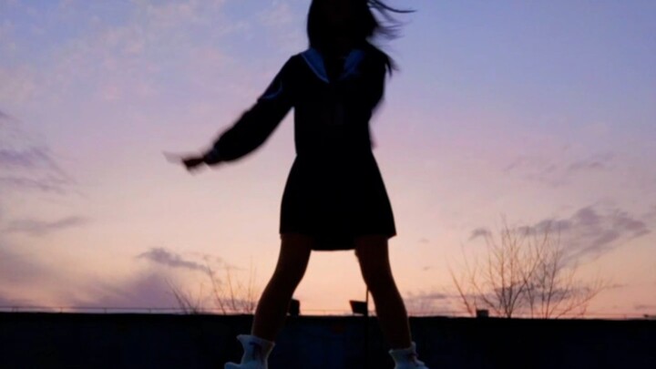 Nhảy màu xanh chàm