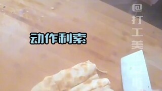 Customer: Eh, Hu La Tang Immortal: 5 yuan, Jump-shot Scallion Pancake: 6 yuan, Lightning-Fast French