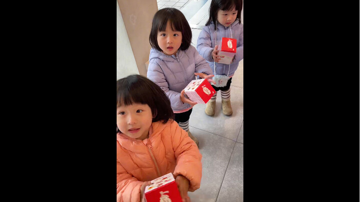 Finally, it’s Uncle Big’s turn to drop a ton of gold coins!