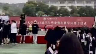 大哥的工作比我的人生还乱套