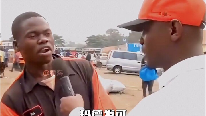 Tên bạn là gì? Anh Hắc: Mẹ ơi sao lại gửi thẻ thế!