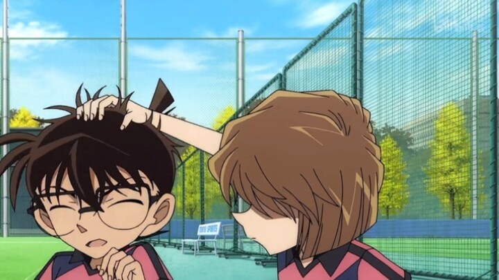 Những cảnh ngọt ngào của Conan và Ai mà chúng ta đã cùng nhau xem trong những năm đó