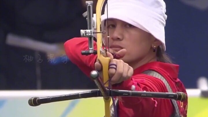 Zhang Juanjuan diganggu penonton Korea dengan cermin, namun tetap melesatkan satu panah yang menghan