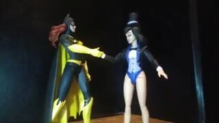 Batgirl and Zatanna vs Two-Face and Bizarro - Superhero Stop Motion