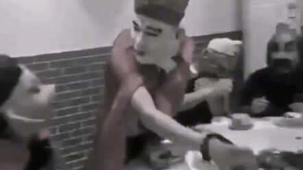 Tang Seng: Bajie, kamu mau membunuh gurumu!!!