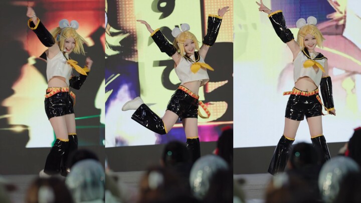 This is the first time I saw Kagamine Rin so energetic on stage.