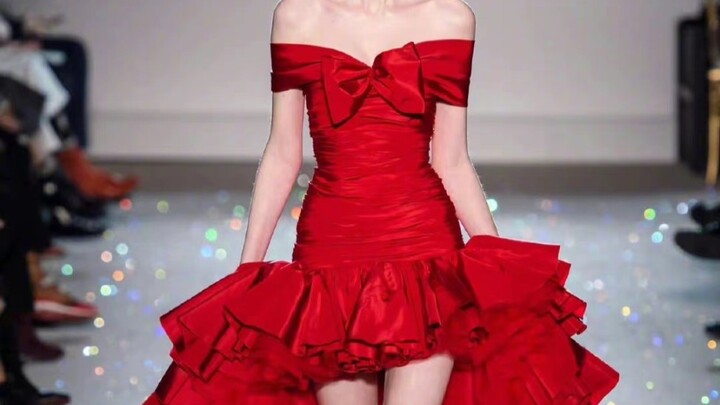 เจอแล้ว! ป้ายที่เหอซุ่ยอ่านไม่ออกหน้าตาเป็นแบบนี้เอง! 【Giambattista Valli】