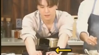 Who can tell the difference between Li Can and Otter now?