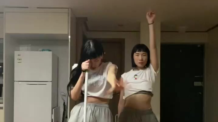 【Molip】Tổng hợp các video nhảy đôi do Lip J và Monika đăng trên Instagram