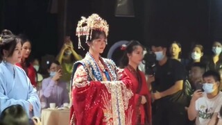 Which girl doesn’t love a wedding like this?