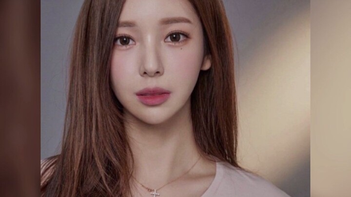 Nasi yang enak sekali, wajahnya benar-benar berubah menjadi seperti tokoh komik
