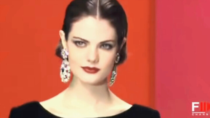 【YSL】Gaya Abadi, Benar-benar Tak Ada yang Bisa Kalahkan Kecantikan di Balik Helaian Waktu