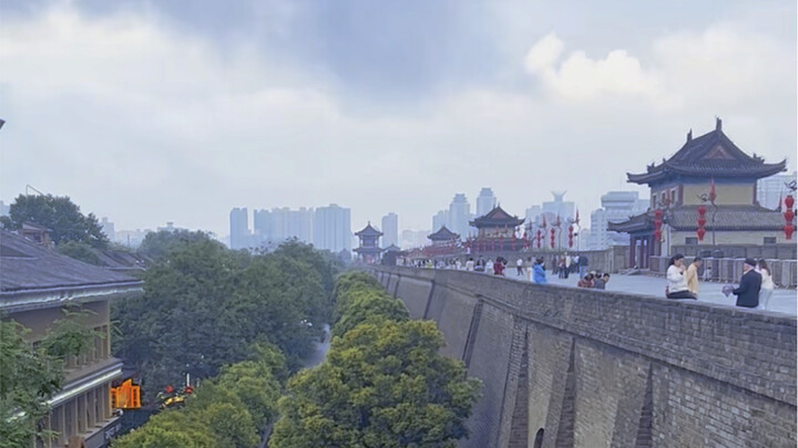 These days of rain have turned Xi’an into a Jiangnan-like paradise.