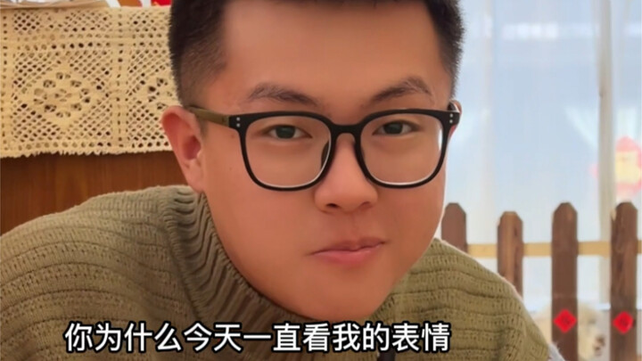 คุณแม่ที่ไม่กินของว่างยามดึก กับน้องชายผู้มีความลับ