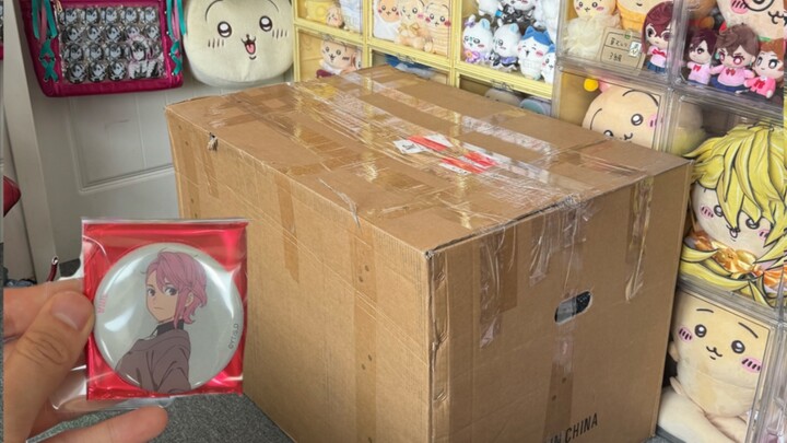 The collection teacher asked me to use a bigger box to pack the things.