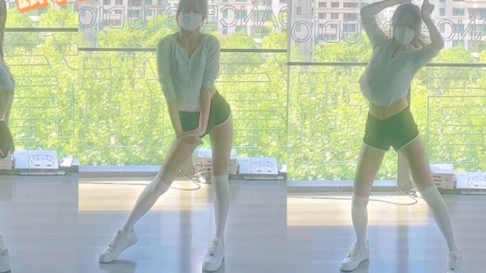 【โจ๊ก】ลูกกวางกระโดดไปมา