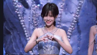 【Bách Hân Du】Mặc váy hoa rực rỡ thế này mà nhảy điệu múa hài hước thế kia. Bách: Nhịn không được cườ