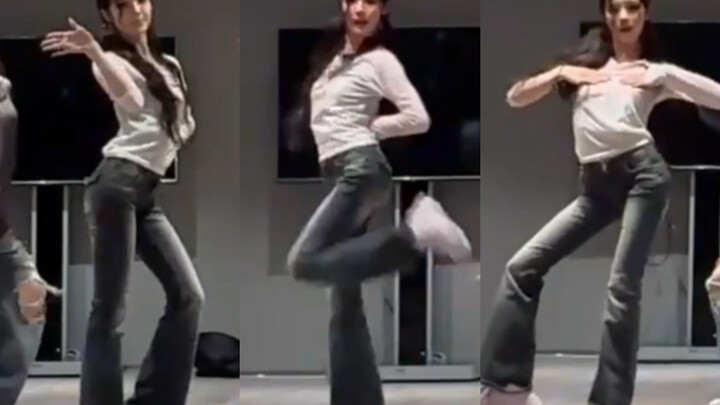 The video quality is blurry, but the dance’s rich texture more than makes up for it | YUHA “Make a W