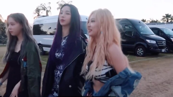 Lưu: Anh lạnh à? Ninh Y Trứ: Tôi đến từ Cáp Nhĩ Tân.