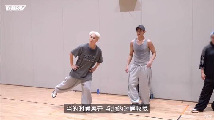 The 🐯 in the practice room is strict yet gentle and patient, carefully guiding the younger brother s