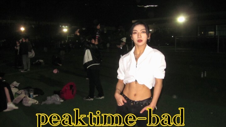 Bạn có thể đếm được bao nhiêu cơ bụng? Peaktime-bad road show straight shot