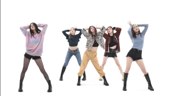Comparison of the viewing experience of each member of itzy's dance to the chorus + dance break of "